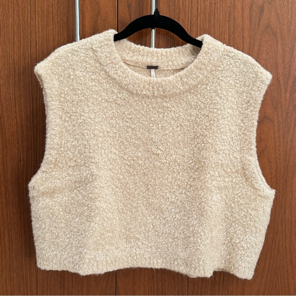 FREE PEOPLE cream sweater vest in small